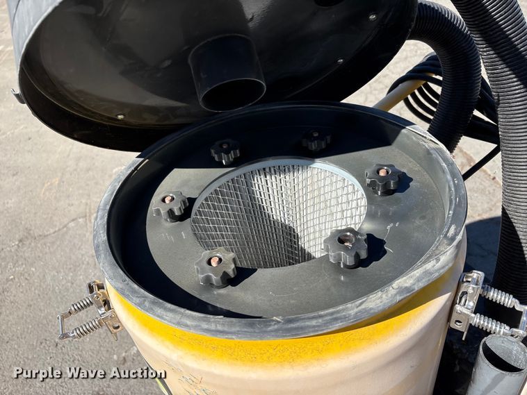 image for item EU8519 Sase Bull 240EBS vacuum