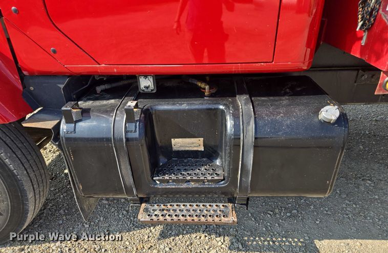 image for item EV1728 1996 International 2574 dump truck