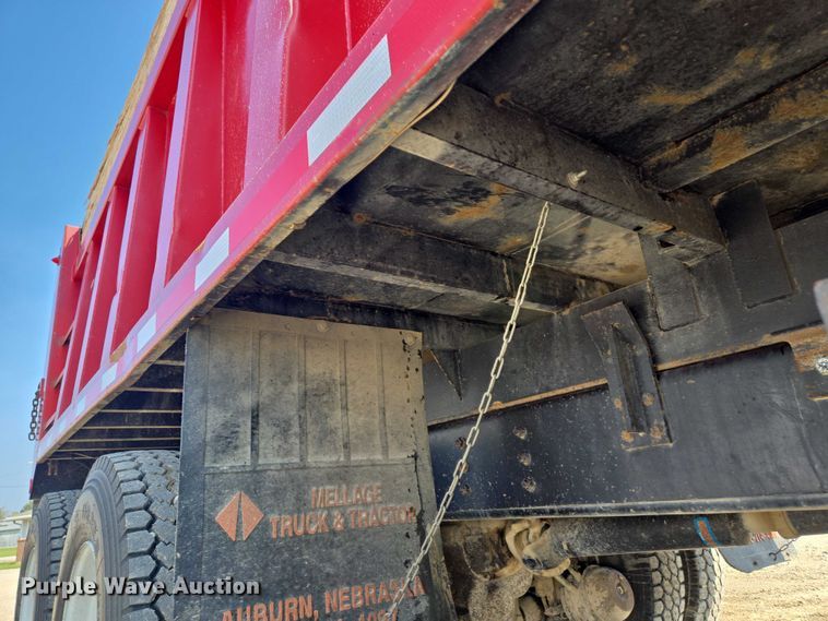 image for item EV1728 1996 International 2574 dump truck