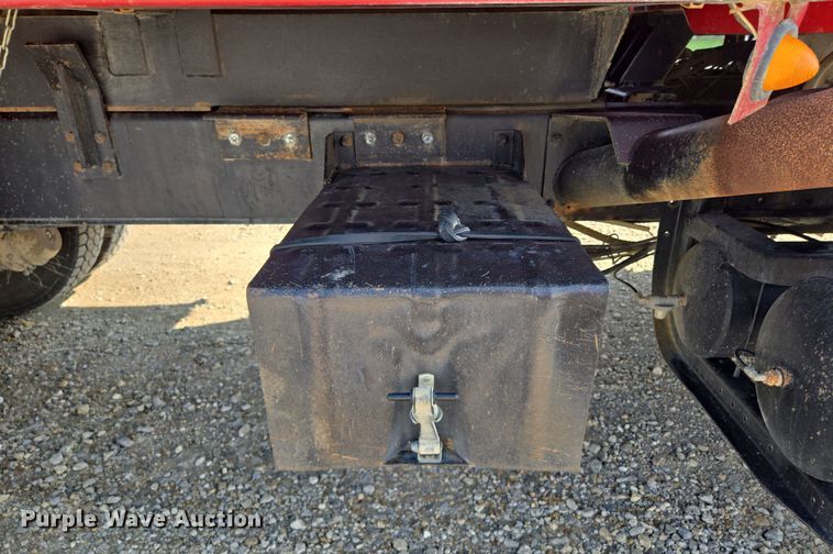 image for item EV1728 1996 International 2574 dump truck