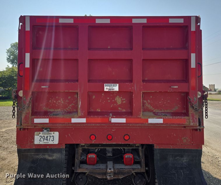 image for item EV1728 1996 International 2574 dump truck