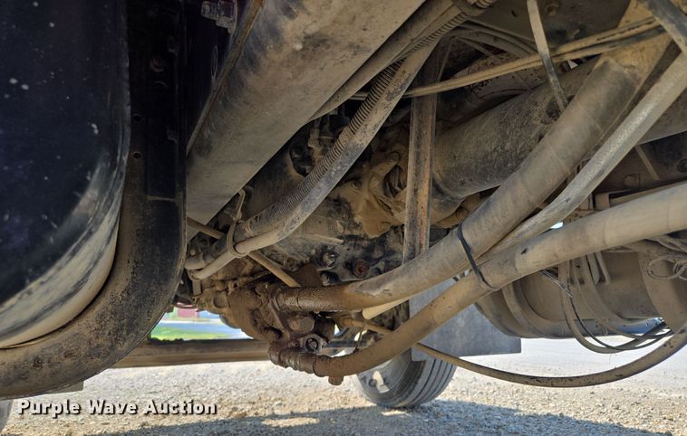 image for item EV1728 1996 International 2574 dump truck