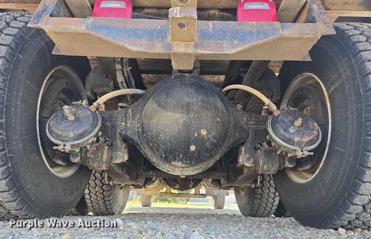 image for item EV1728 1996 International 2574 dump truck