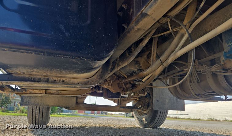 image for item EV1728 1996 International 2574 dump truck