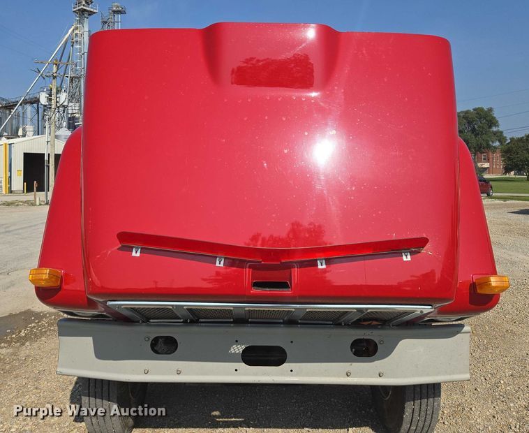 image for item EV1728 1996 International 2574 dump truck
