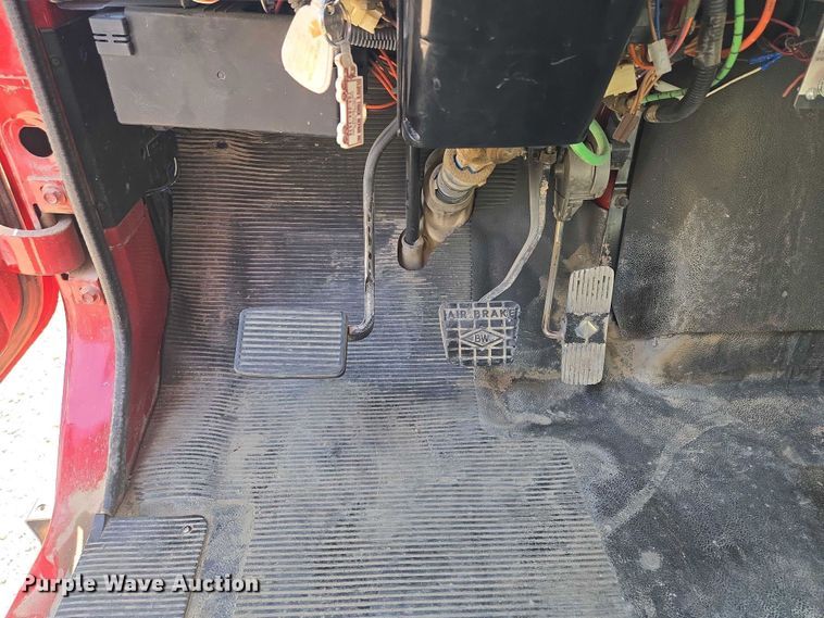 image for item EV1728 1996 International 2574 dump truck