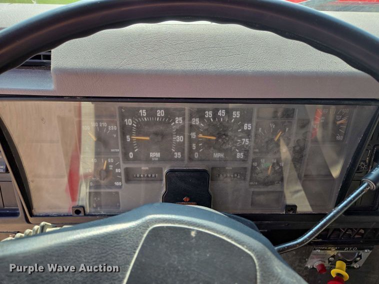 image for item EV1728 1996 International 2574 dump truck