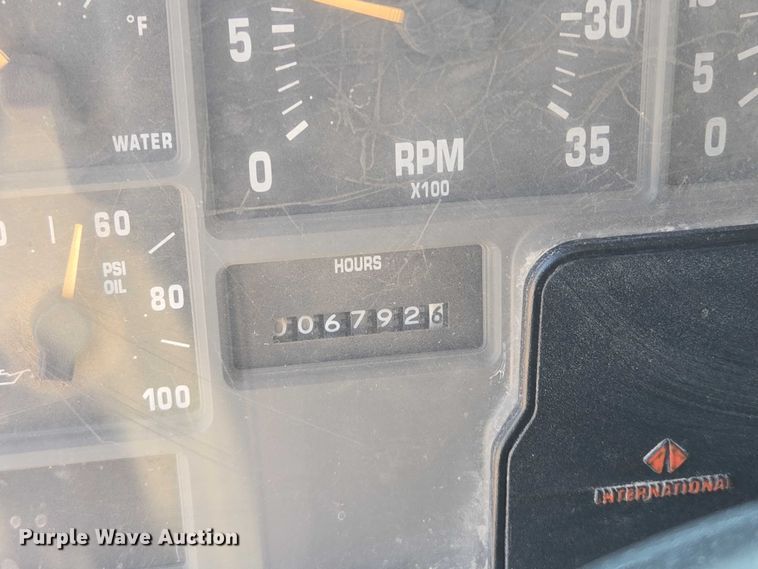 image for item EV1728 1996 International 2574 dump truck