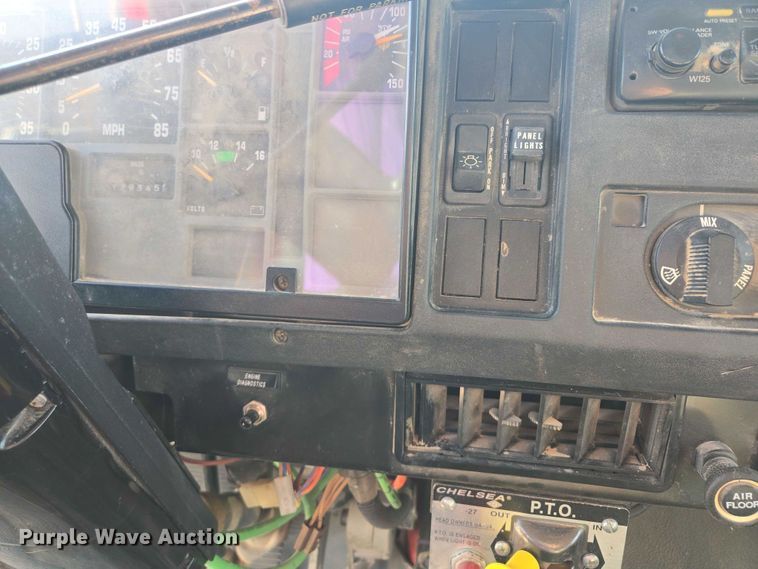 image for item EV1728 1996 International 2574 dump truck