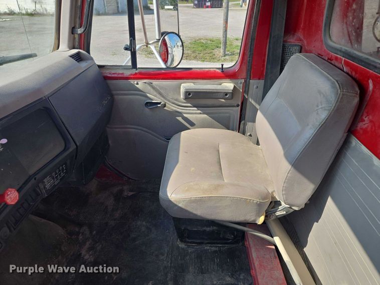 image for item EV1728 1996 International 2574 dump truck