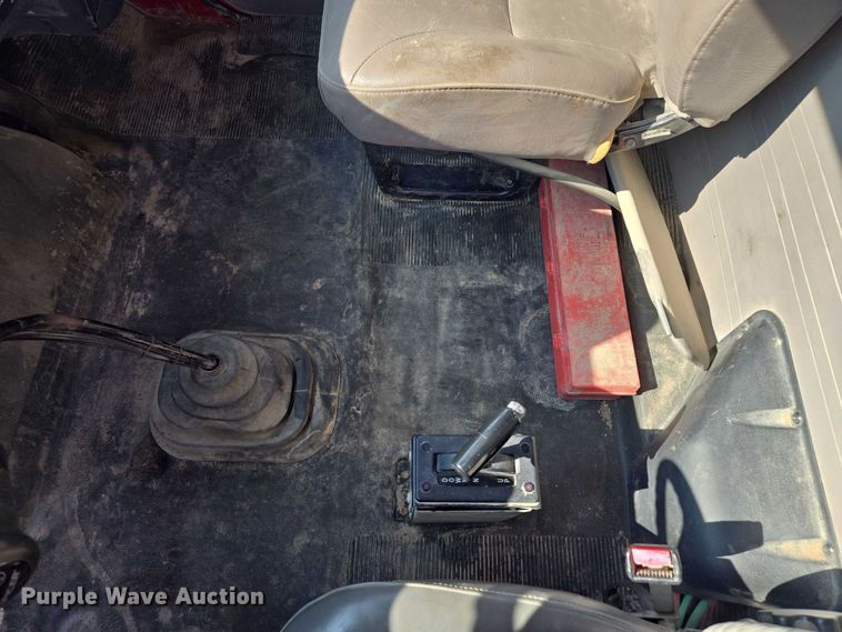 image for item EV1728 1996 International 2574 dump truck