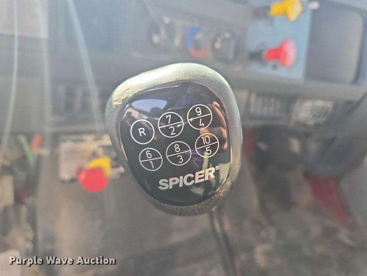 image for item EV1728 1996 International 2574 dump truck