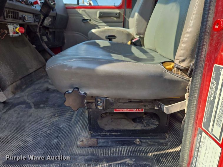 image for item EV1728 1996 International 2574 dump truck