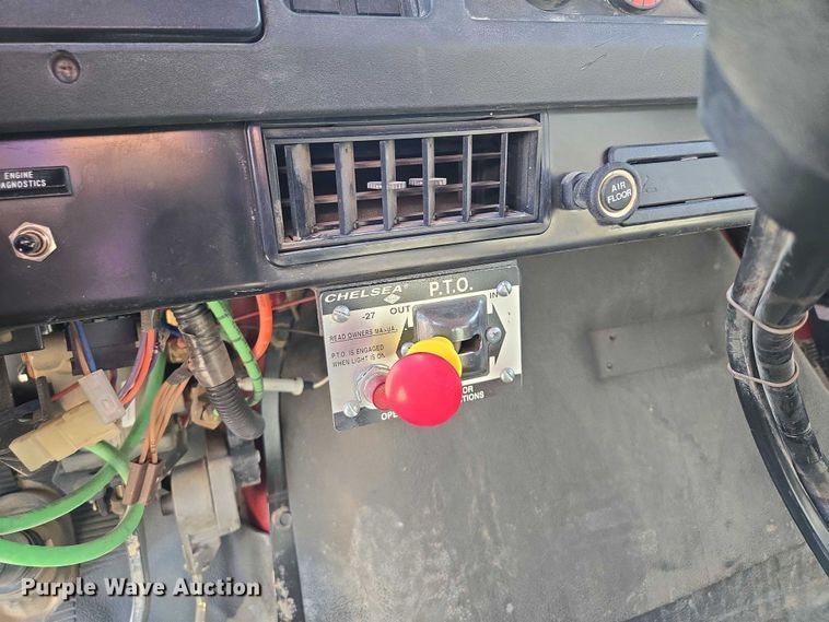 image for item EV1728 1996 International 2574 dump truck