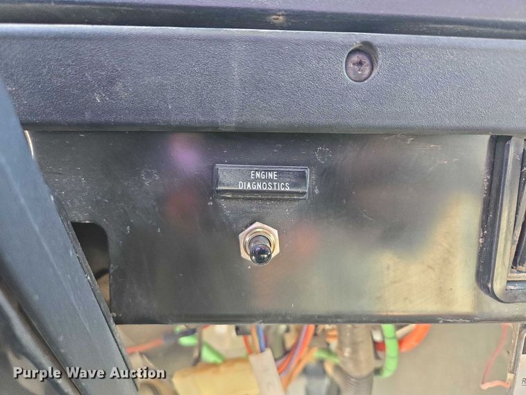 image for item EV1728 1996 International 2574 dump truck