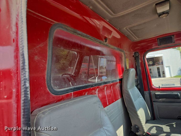 image for item EV1728 1996 International 2574 dump truck