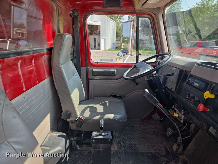 image for item EV1728 1996 International 2574 dump truck