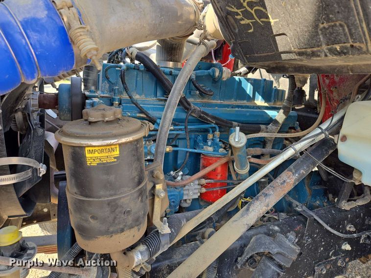 image for item EV1728 1996 International 2574 dump truck