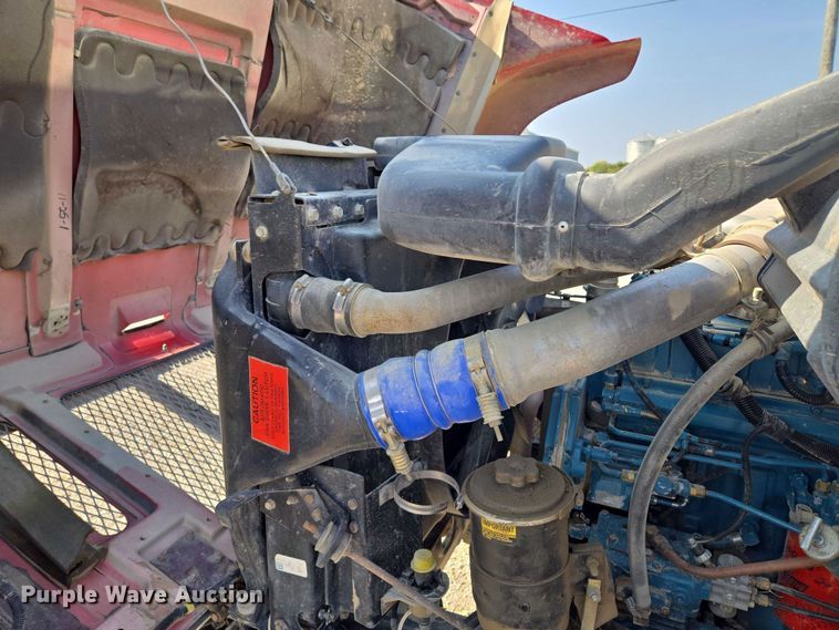 image for item EV1728 1996 International 2574 dump truck