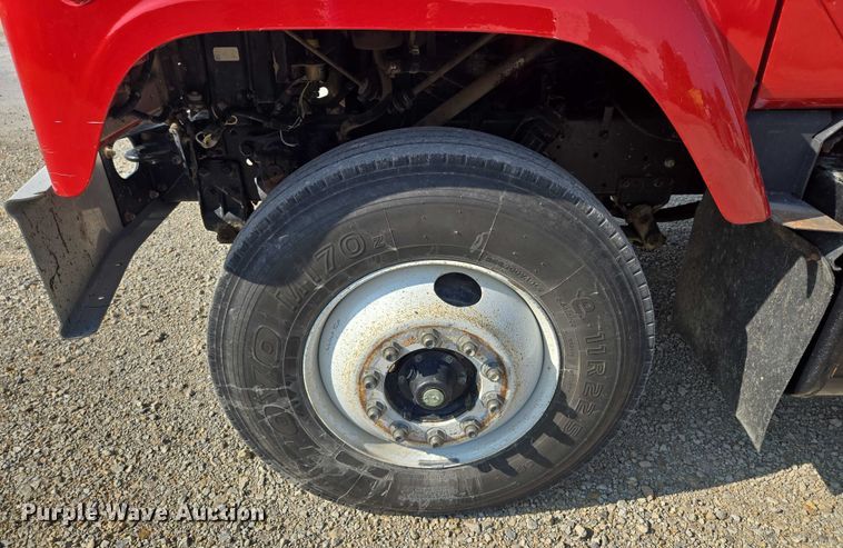 image for item EV1728 1996 International 2574 dump truck