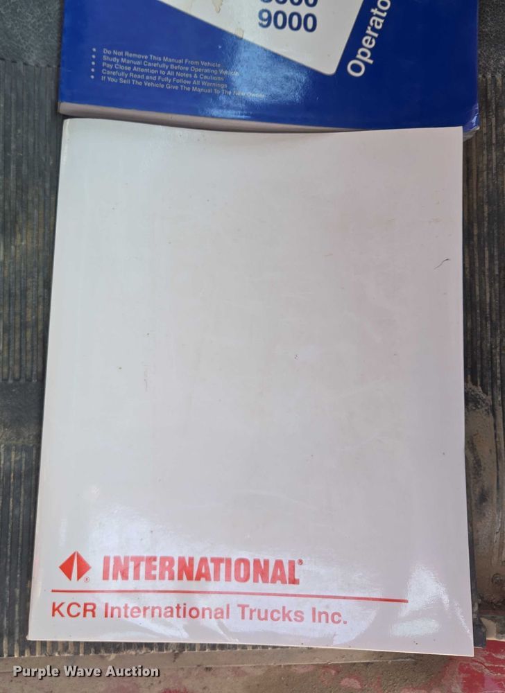 image for item EV1728 1996 International 2574 dump truck