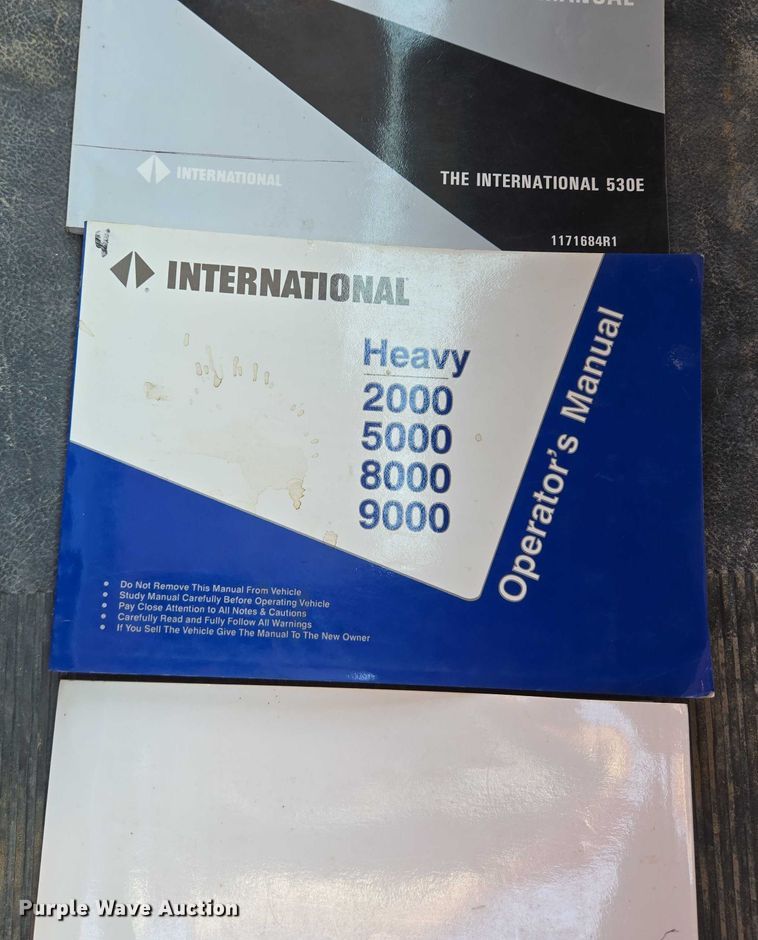 image for item EV1728 1996 International 2574 dump truck