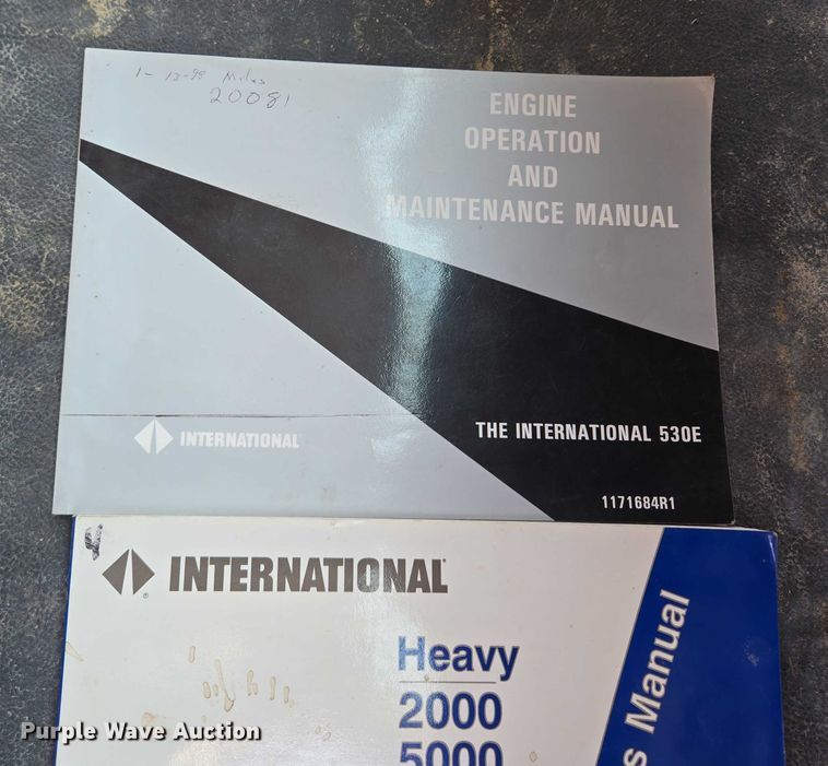 image for item EV1728 1996 International 2574 dump truck