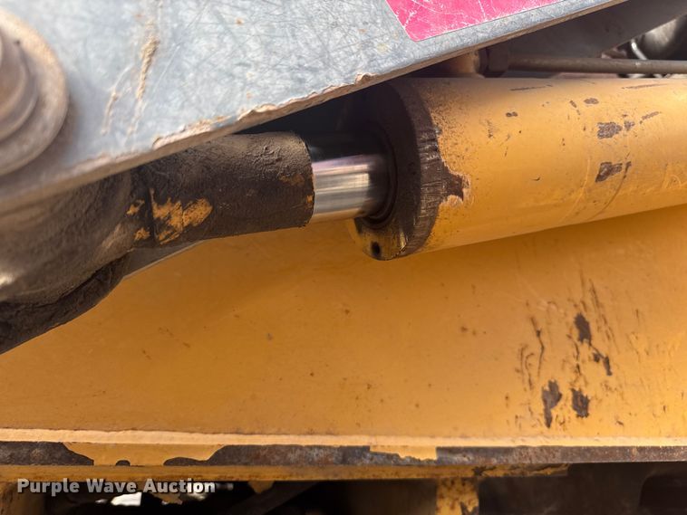 image for item EV1878 1998 New Holland 575E  backhoe