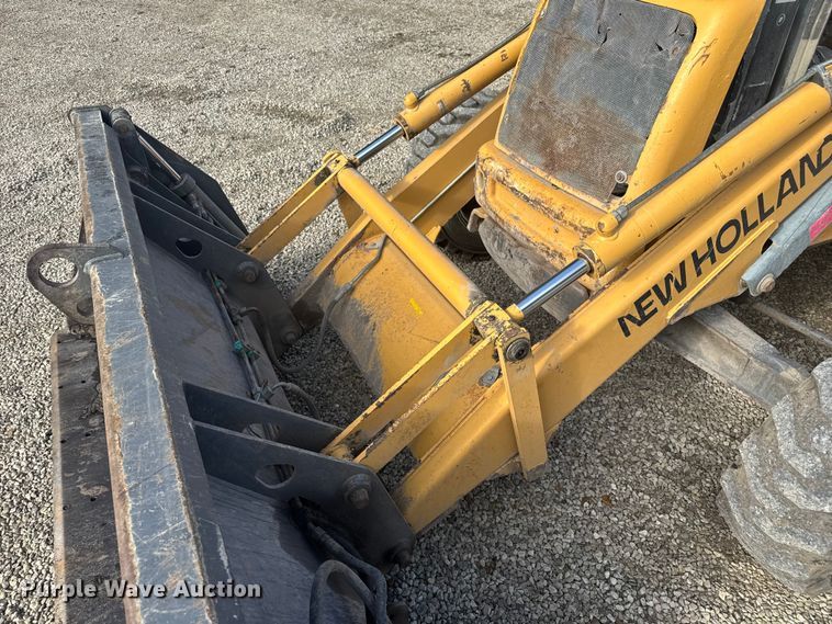 image for item EV1878 1998 New Holland 575E  backhoe