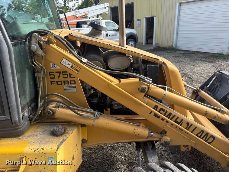 image for item EV1878 1998 New Holland 575E  backhoe