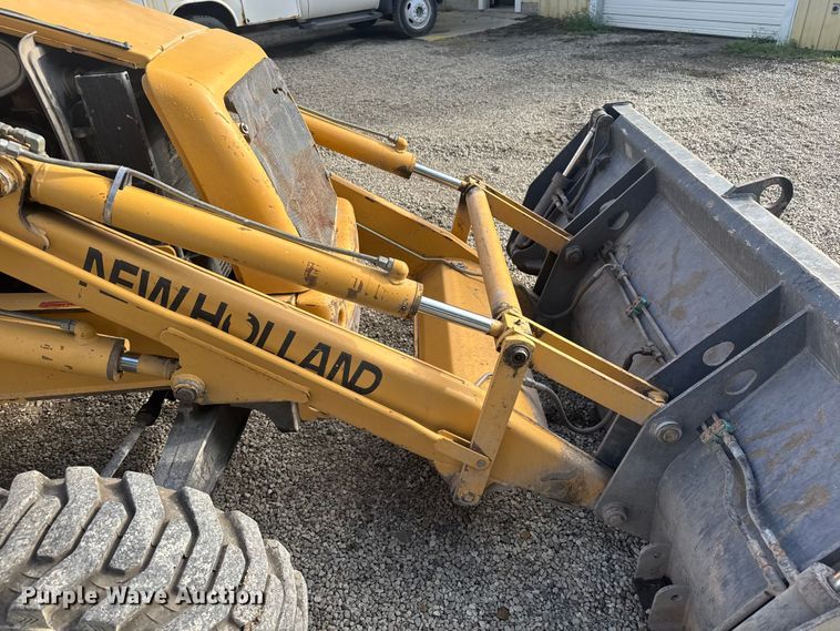 image for item EV1878 1998 New Holland 575E  backhoe