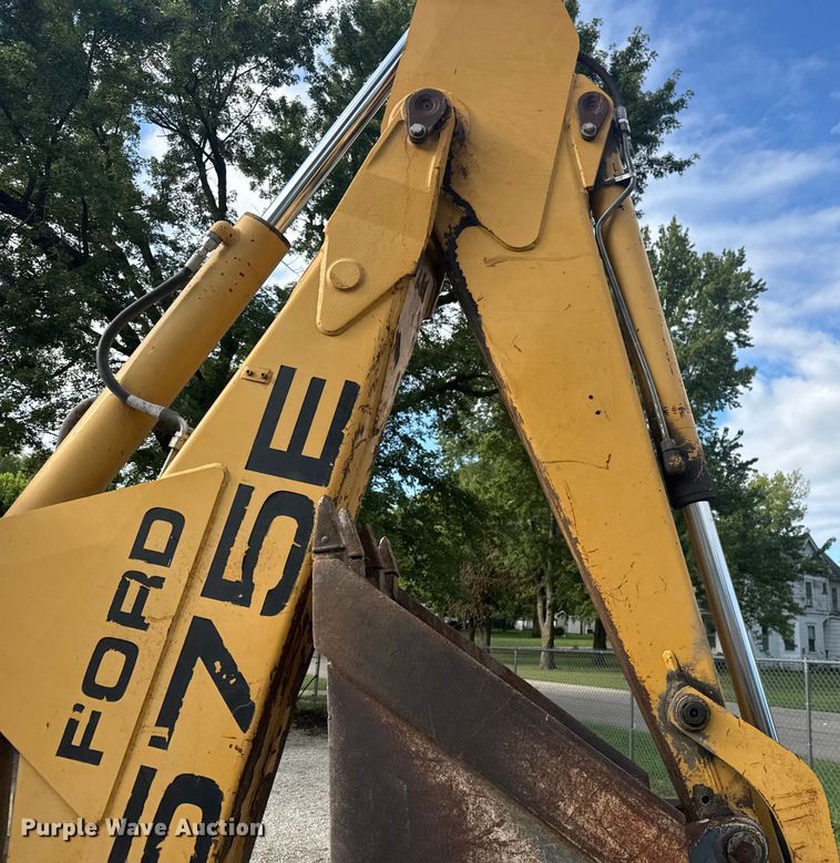 image for item EV1878 1998 New Holland 575E  backhoe