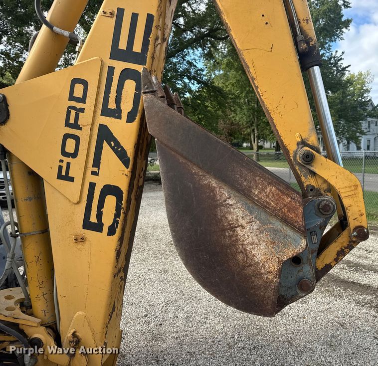 image for item EV1878 1998 New Holland 575E  backhoe