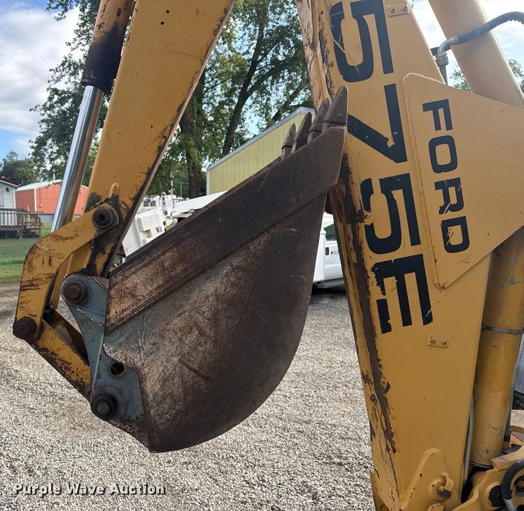 image for item EV1878 1998 New Holland 575E  backhoe