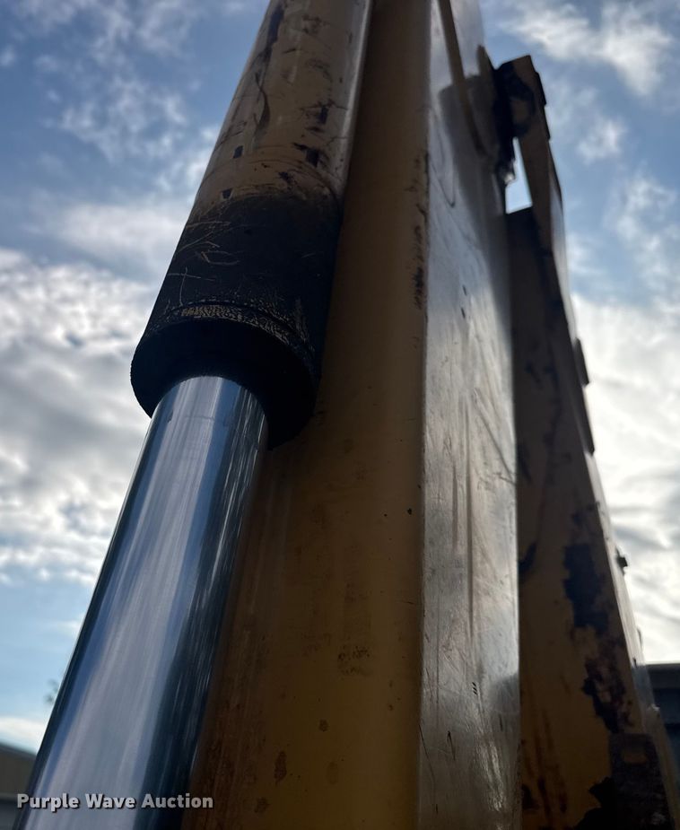 image for item EV1878 1998 New Holland 575E  backhoe