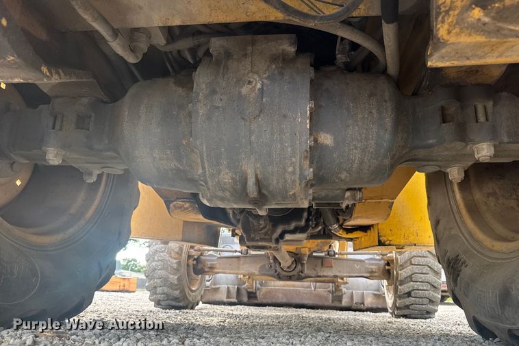 image for item EV1878 1998 New Holland 575E  backhoe