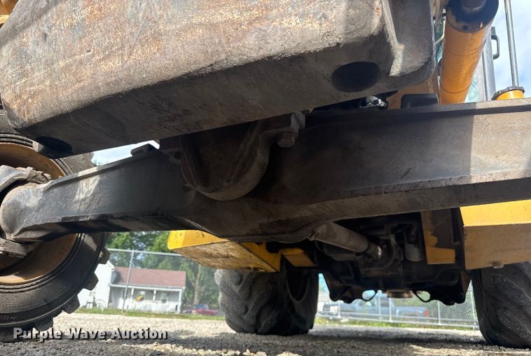 image for item EV1878 1998 New Holland 575E  backhoe