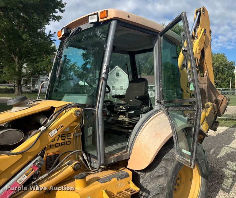 image for item EV1878 1998 New Holland 575E  backhoe