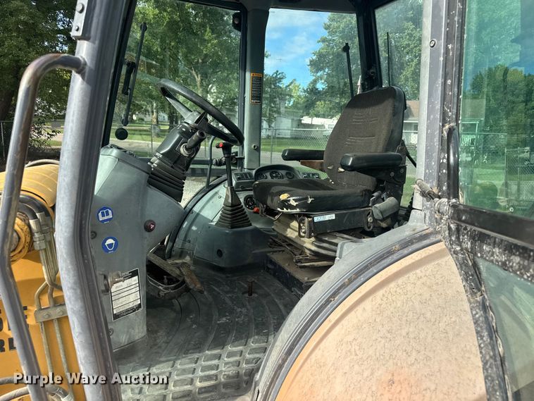 image for item EV1878 1998 New Holland 575E  backhoe