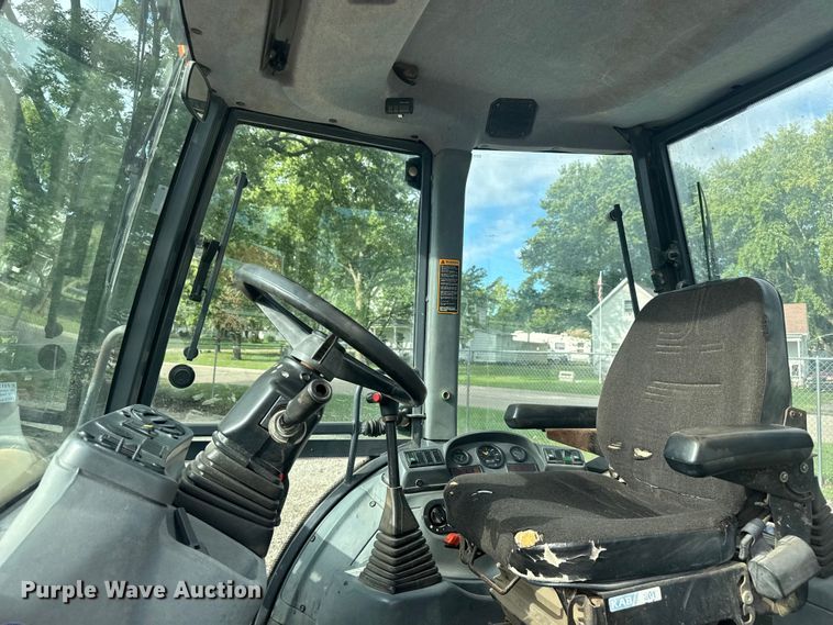 image for item EV1878 1998 New Holland 575E  backhoe