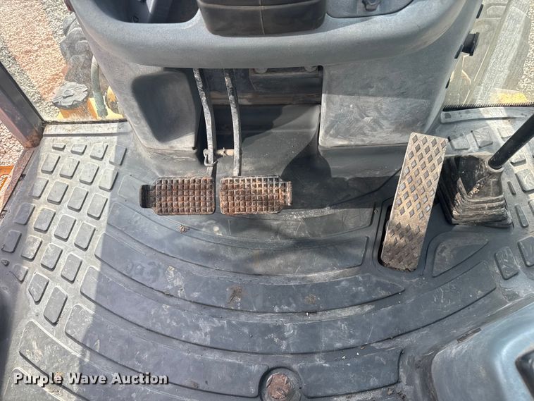 image for item EV1878 1998 New Holland 575E  backhoe