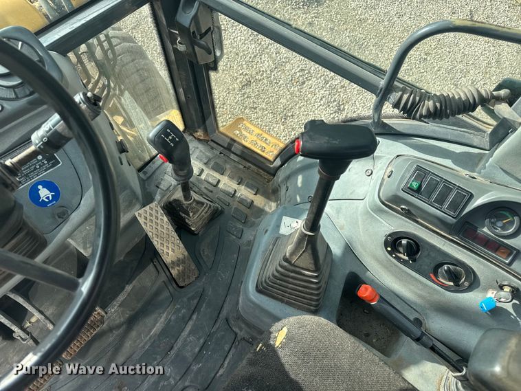 image for item EV1878 1998 New Holland 575E  backhoe