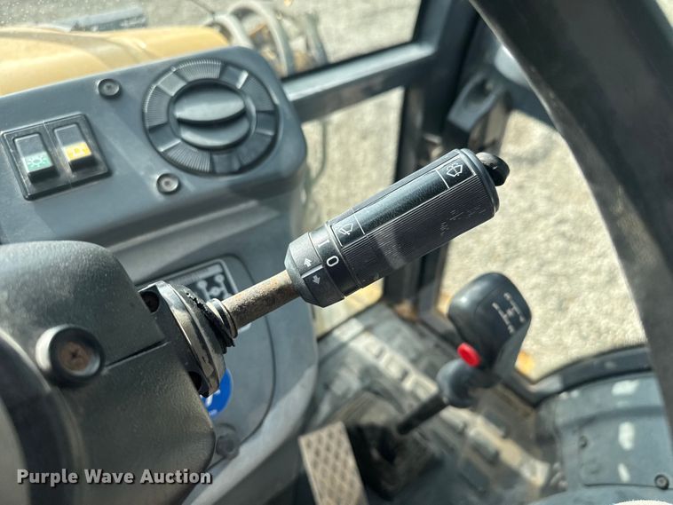 image for item EV1878 1998 New Holland 575E  backhoe