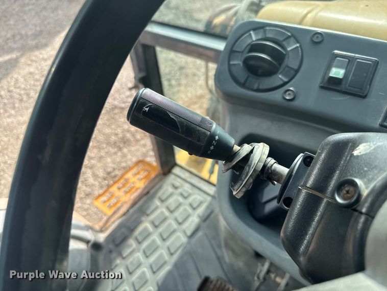 image for item EV1878 1998 New Holland 575E  backhoe