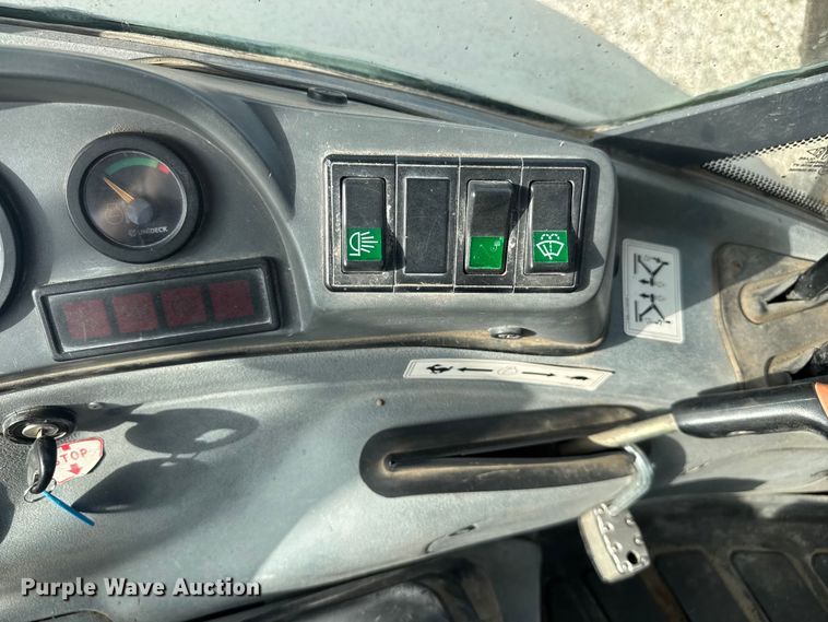 image for item EV1878 1998 New Holland 575E  backhoe