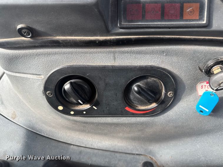 image for item EV1878 1998 New Holland 575E  backhoe