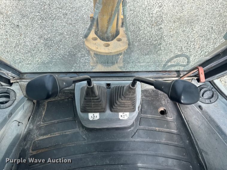 image for item EV1878 1998 New Holland 575E  backhoe