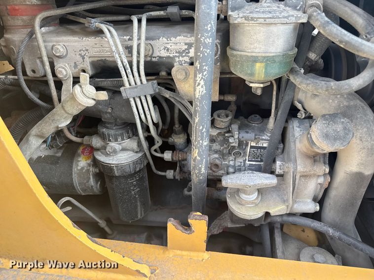 image for item EV1878 1998 New Holland 575E  backhoe