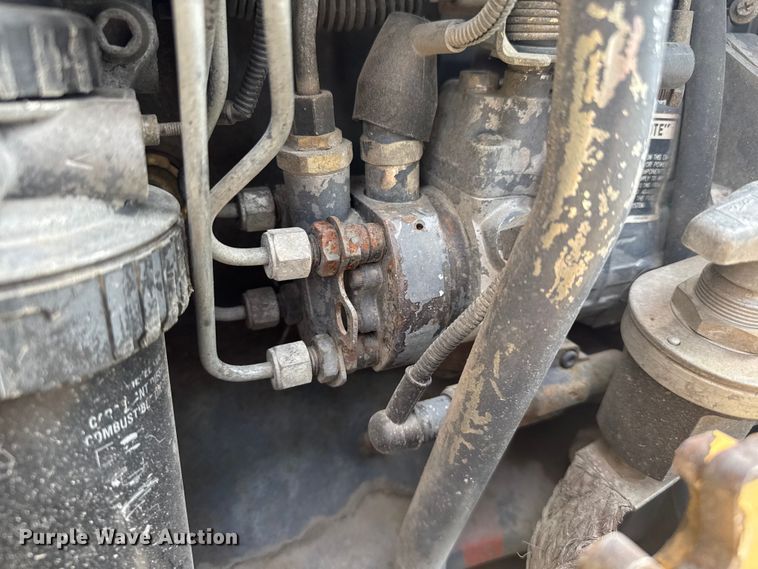 image for item EV1878 1998 New Holland 575E  backhoe