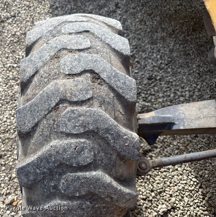 image for item EV1878 1998 New Holland 575E  backhoe